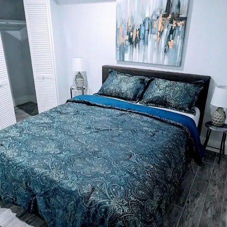 Luxurious 3 Bedroom Apt With A Beautiful Balcony